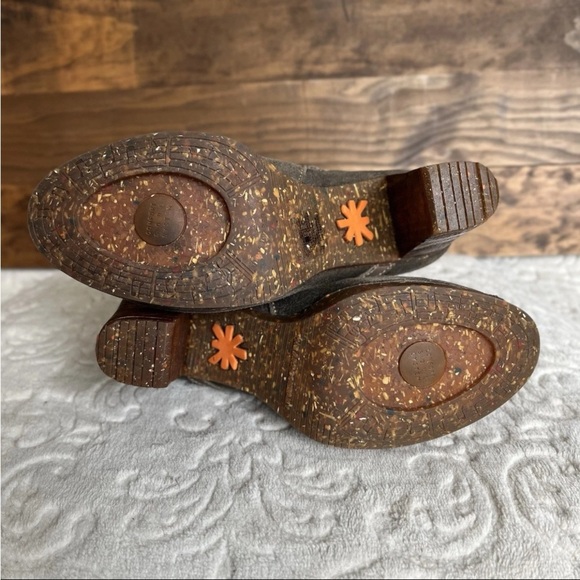 The Art Company Mid Ankle Boots Sz 38 US 7-7.5 Leather Suede Wooden Heel Buckle - Picture 7 of 13